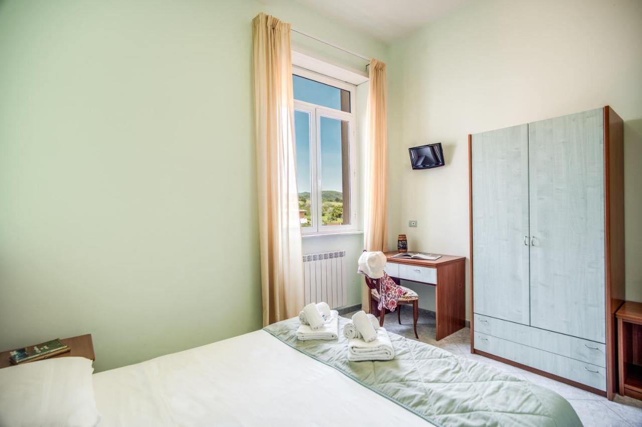 Villa Mg Hotel Санта-Маринелла Екстер'єр фото