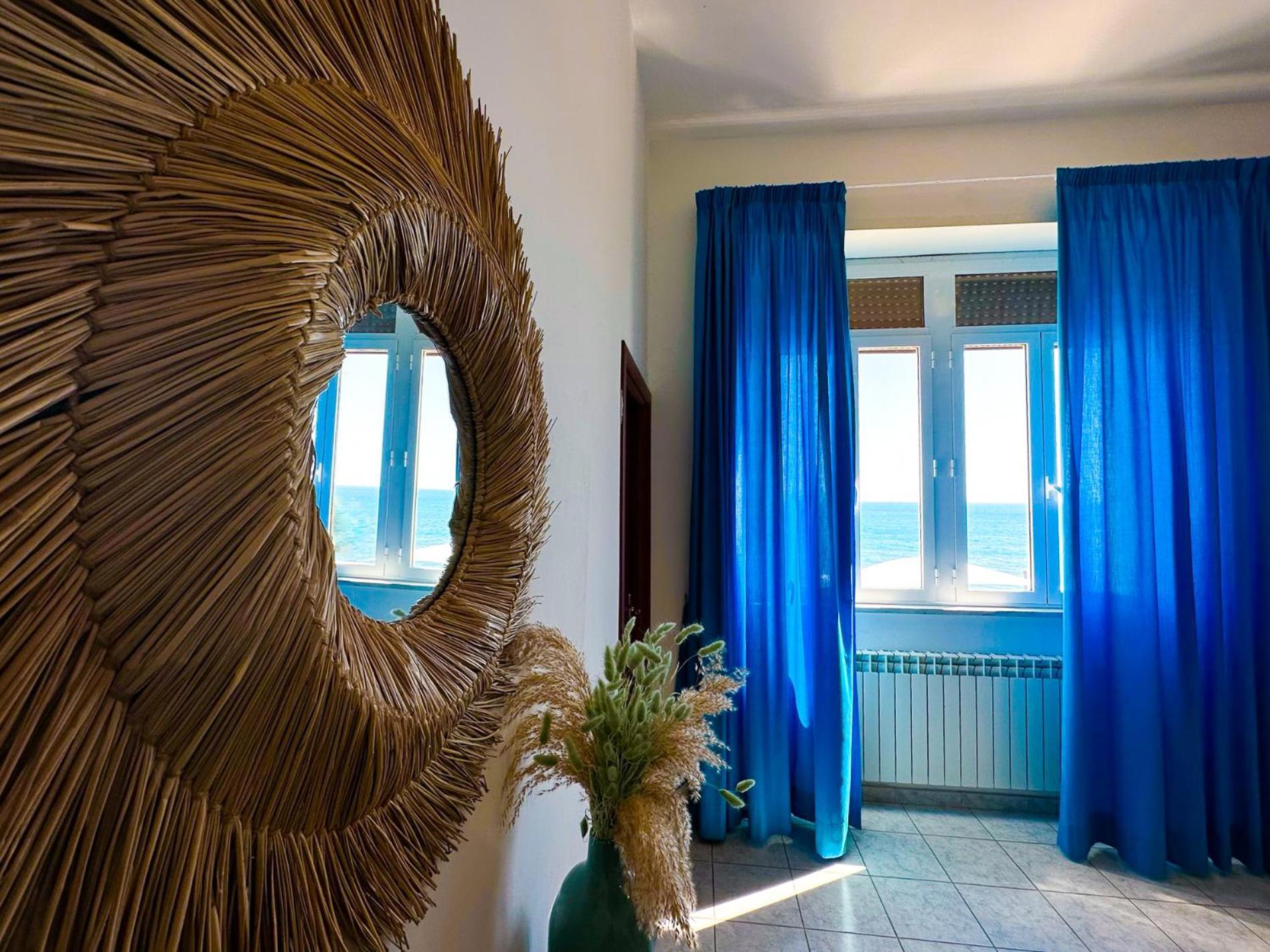 Villa Mg Hotel Санта-Маринелла Екстер'єр фото