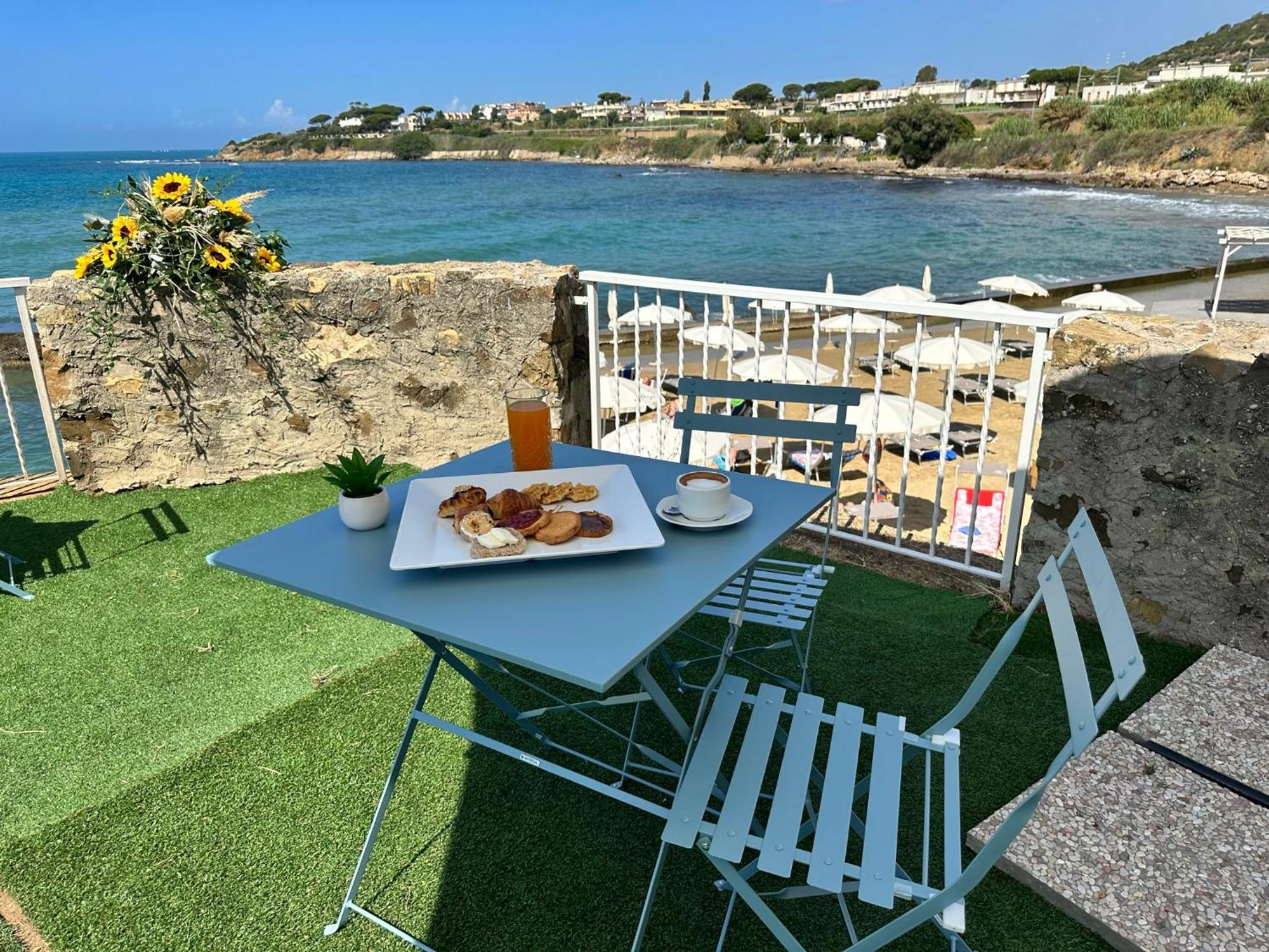 Villa Mg Hotel Санта-Маринелла Екстер'єр фото