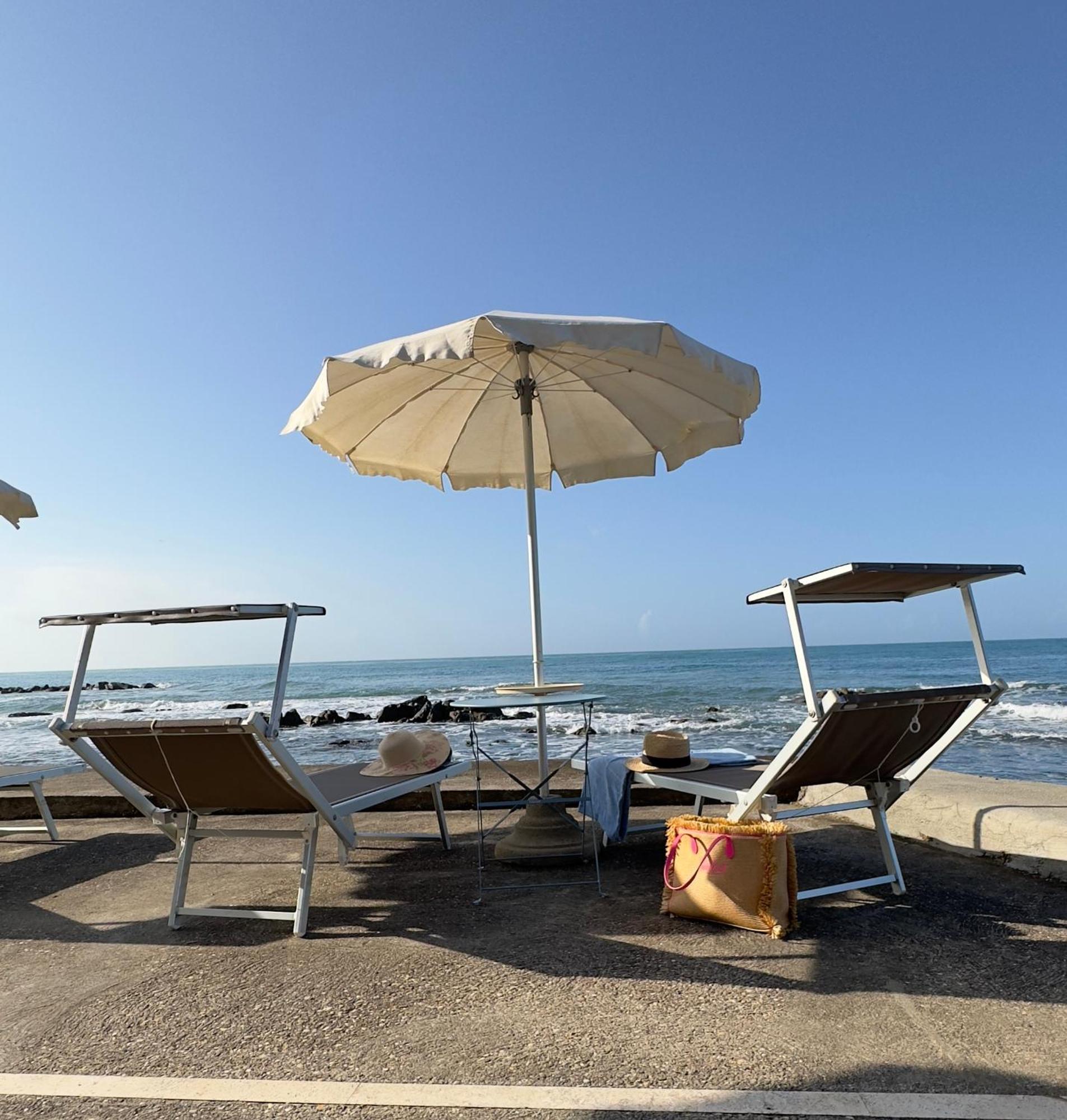 Villa Mg Hotel Санта-Маринелла Екстер'єр фото