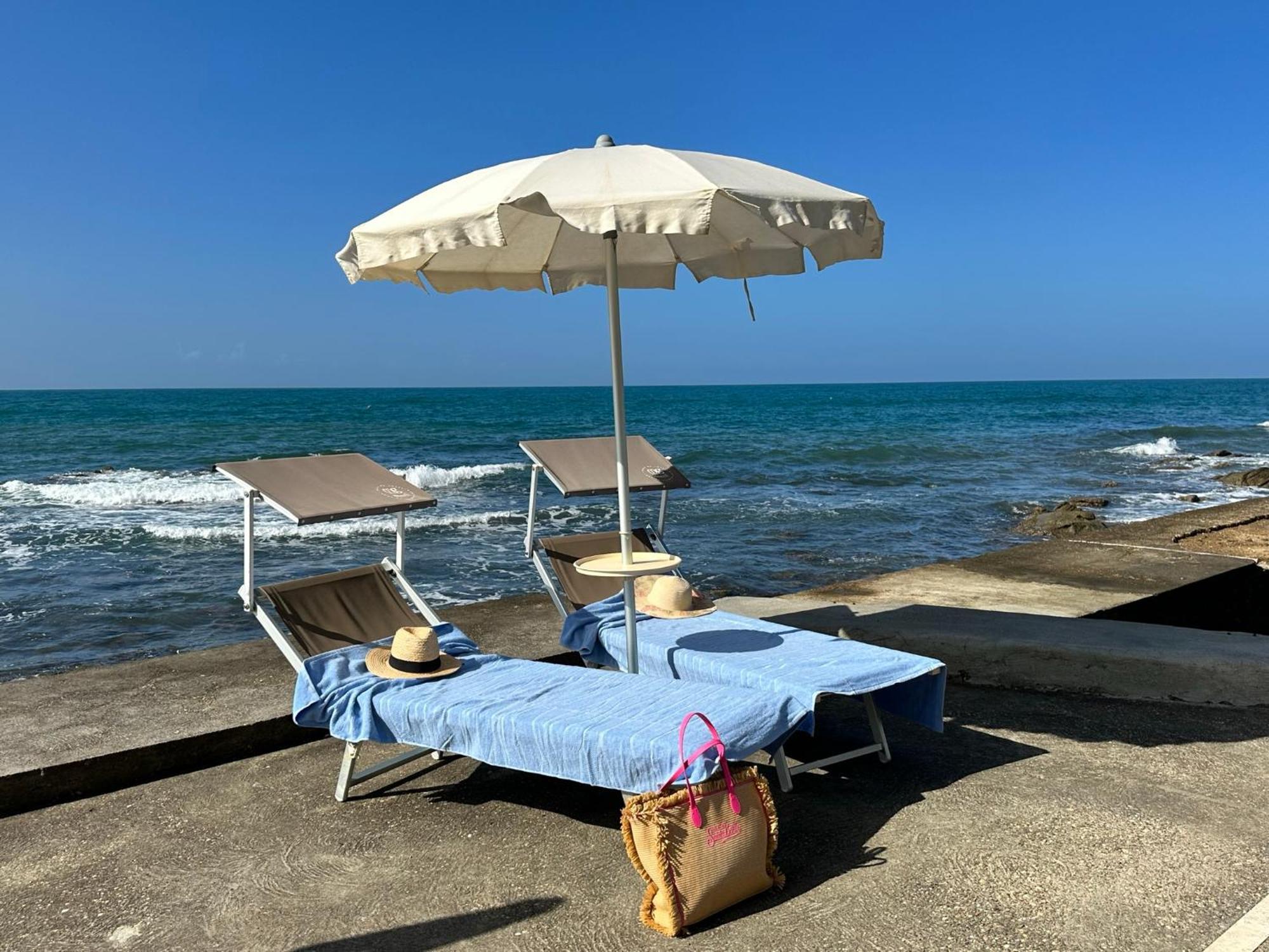 Villa Mg Hotel Санта-Маринелла Екстер'єр фото